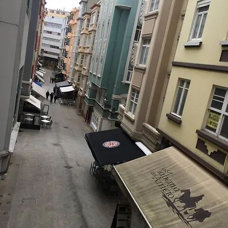 Spacious In 80 M² With Parking A Coruna