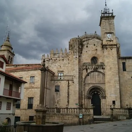 Spacious In 80 M² With Parking Apartment A Coruna