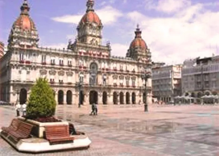 Lägenhet Spacious In 80 M² With Parking