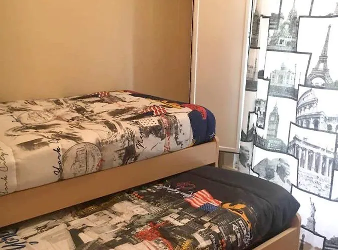 Lägenhet Spacious In 80 M² With Parking